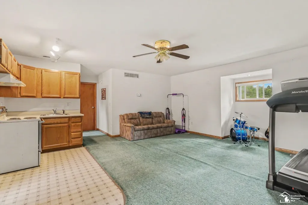 51 E Erie Road Unknown City MI 48182
