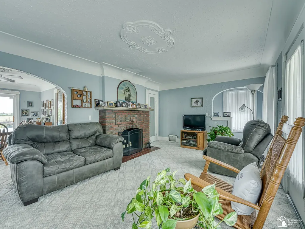 4973 N Dixie Highway Frenchtown Township MI 48166