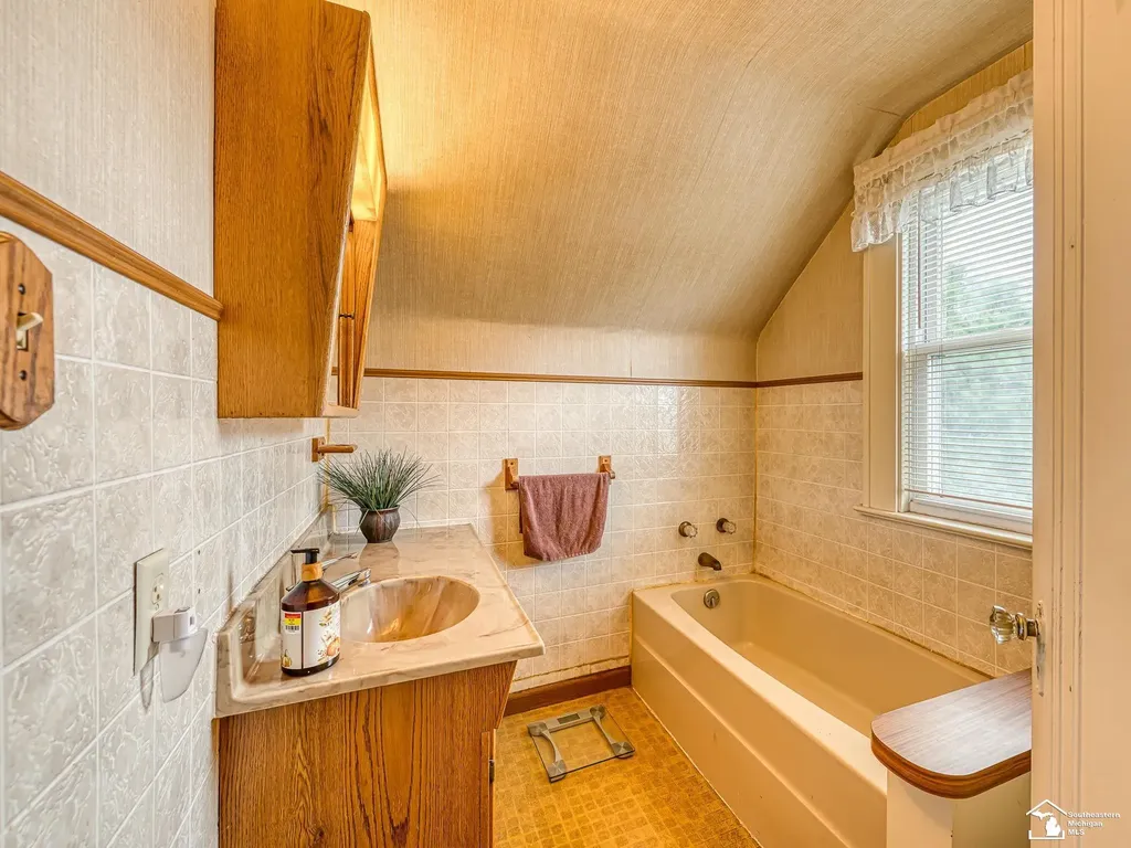 4973 N Dixie Highway Frenchtown Township MI 48166