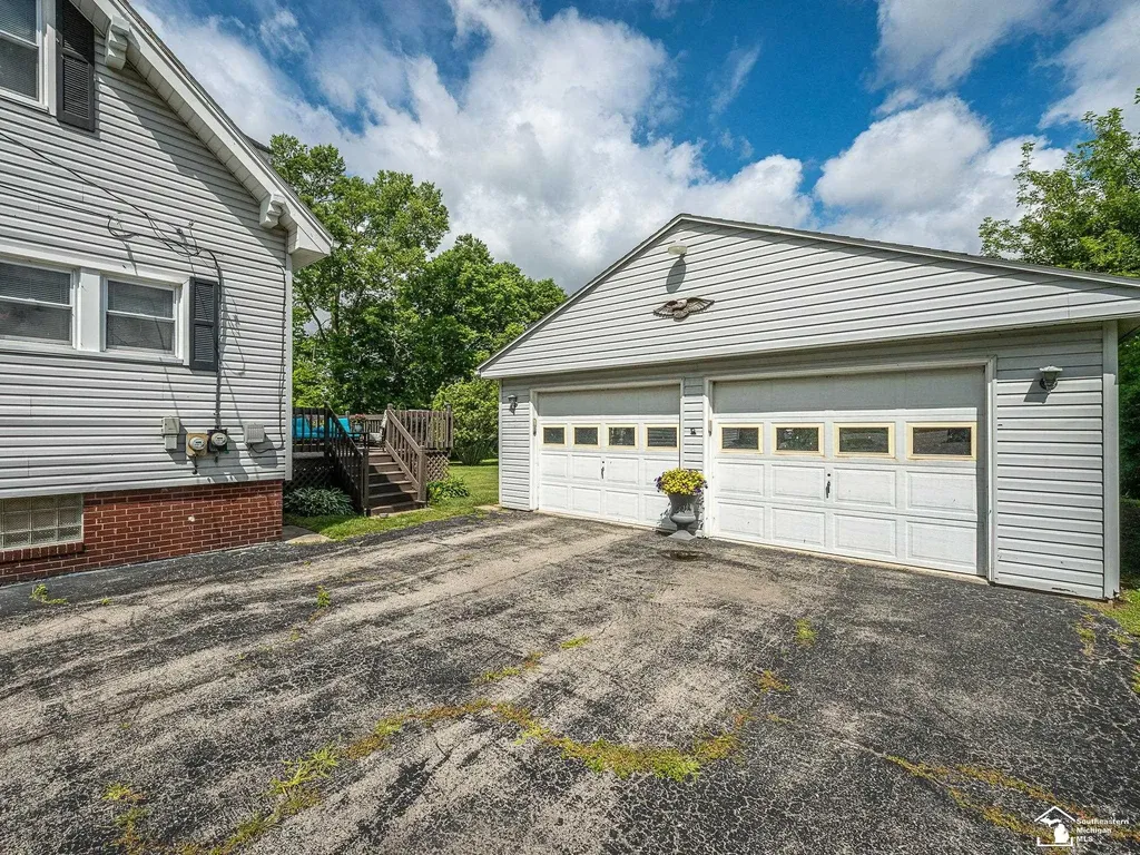 4973 N Dixie Highway Frenchtown Township MI 48166