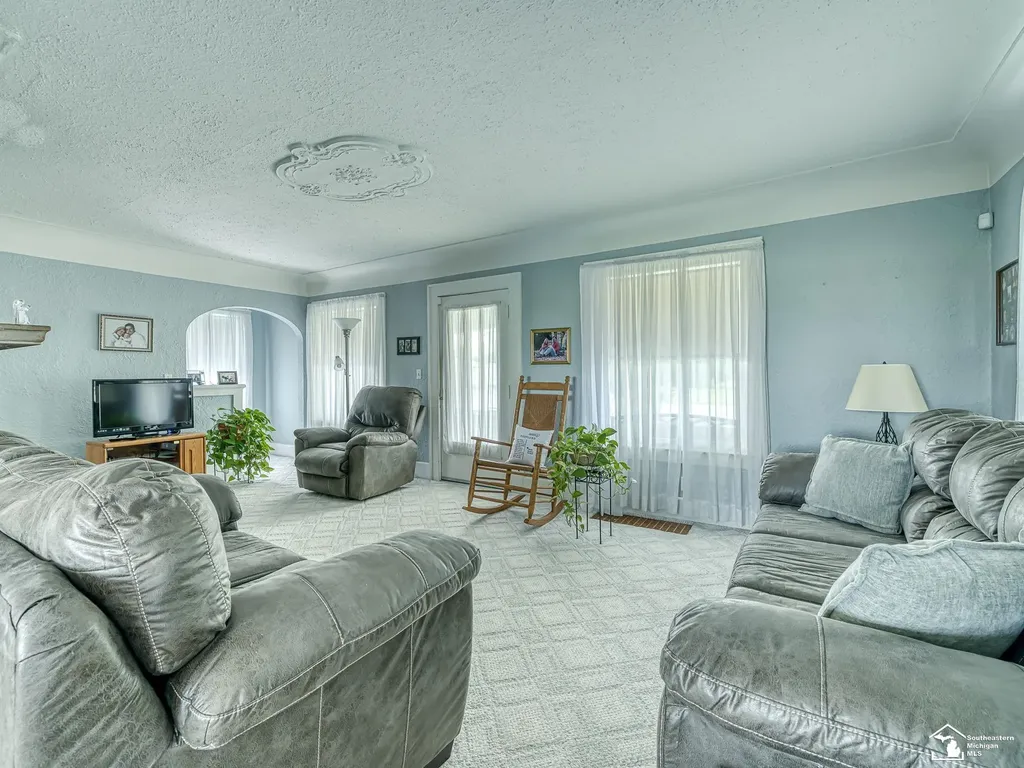4973 N Dixie Highway Frenchtown Township MI 48166