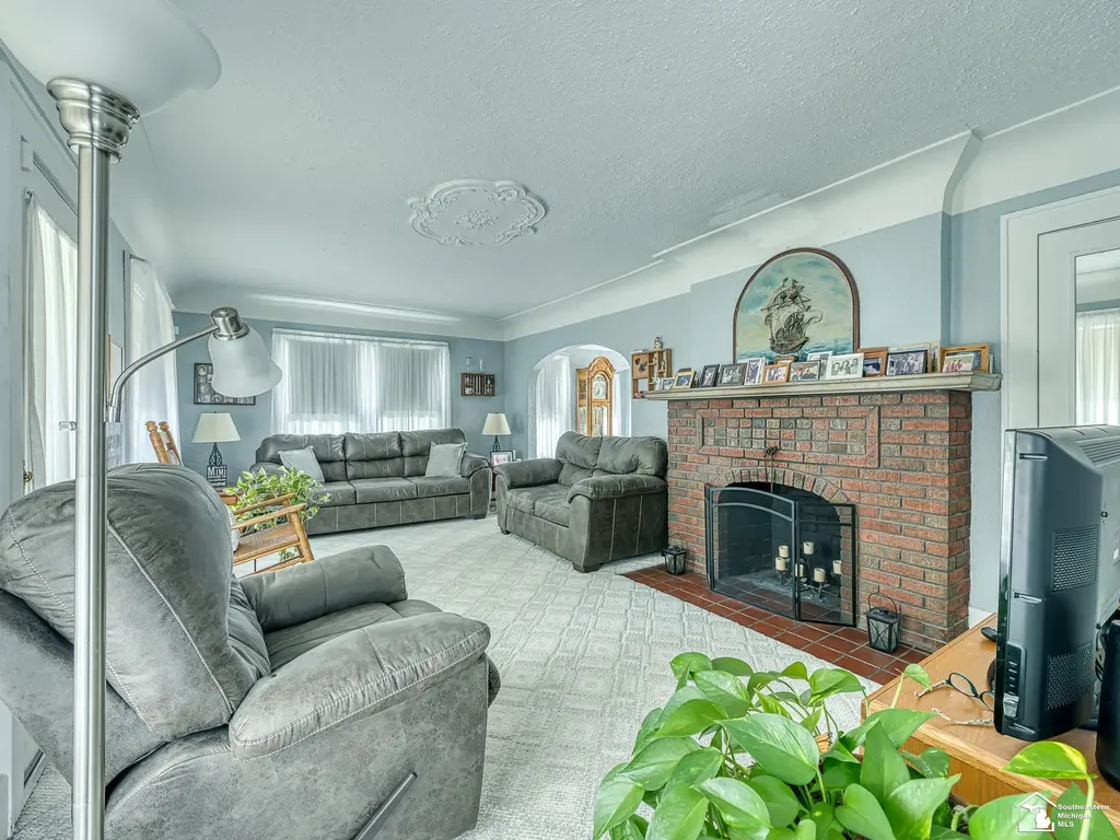 4973 N Dixie Highway Frenchtown Township MI 48166