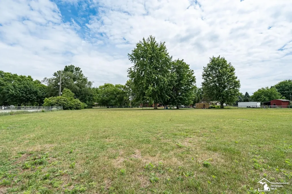 14454 Dixon Road Dundee Township MI 48131