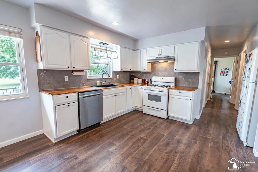 14454 Dixon Road Dundee Township MI 48131