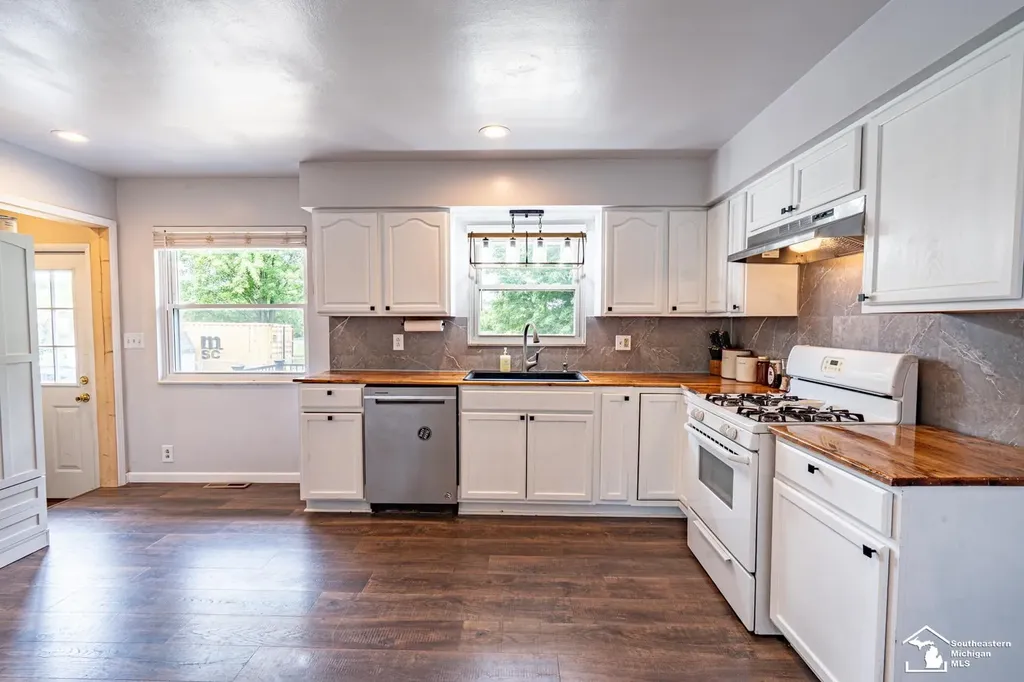 14454 Dixon Road Dundee Township MI 48131