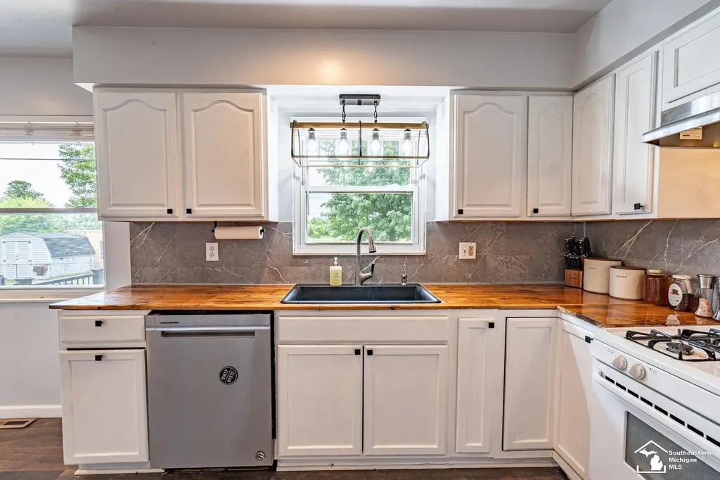 14454 Dixon Road Dundee Township MI 48131