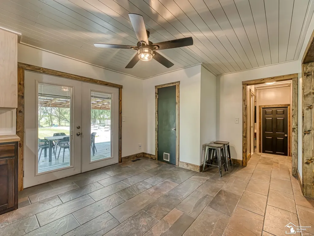 10937 Armstrong Road Berlin Charter Township MI 48179