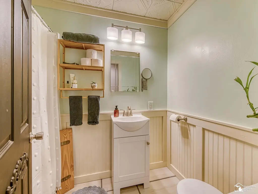 10937 Armstrong Road Berlin Charter Township MI 48179