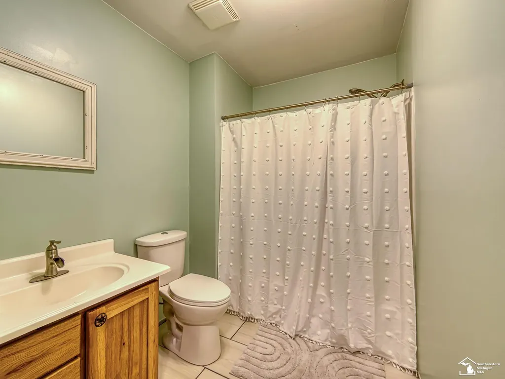 10937 Armstrong Road Berlin Charter Township MI 48179