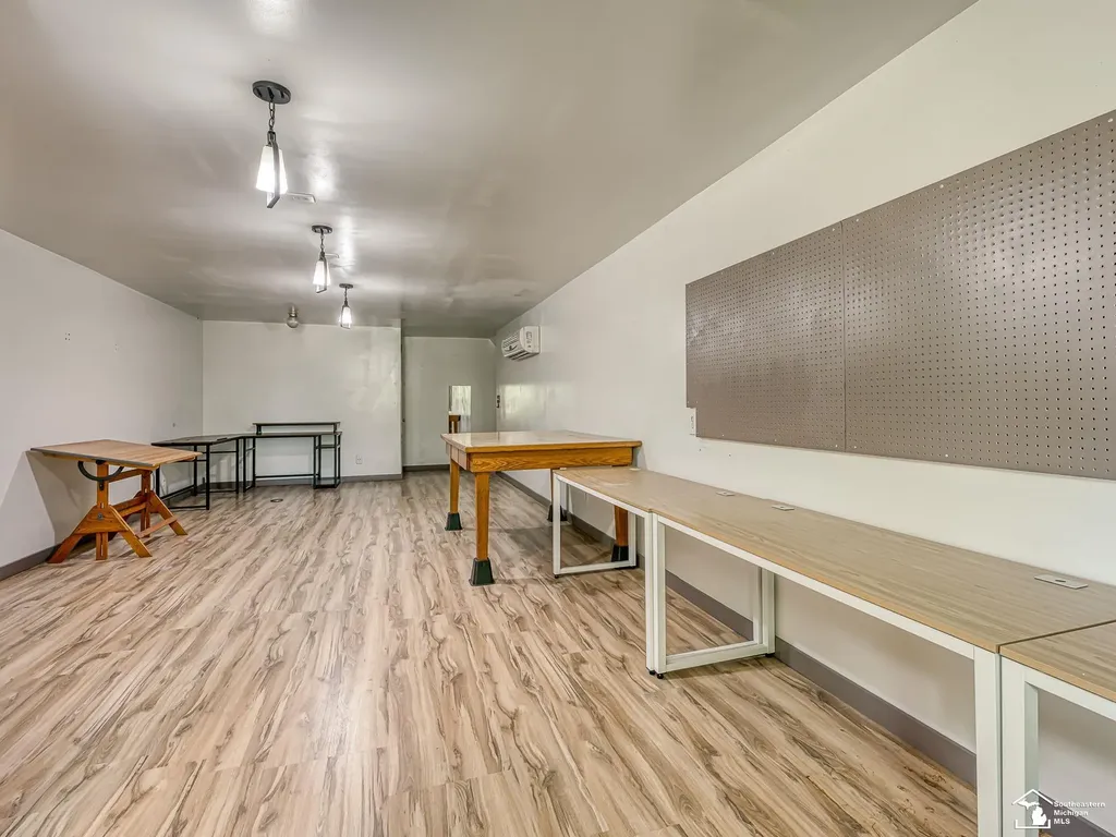 10937 Armstrong Road Berlin Charter Township MI 48179