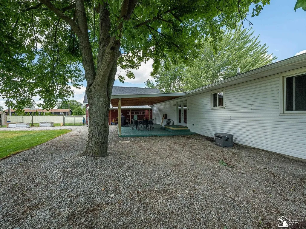 10937 Armstrong Road Berlin Charter Township MI 48179