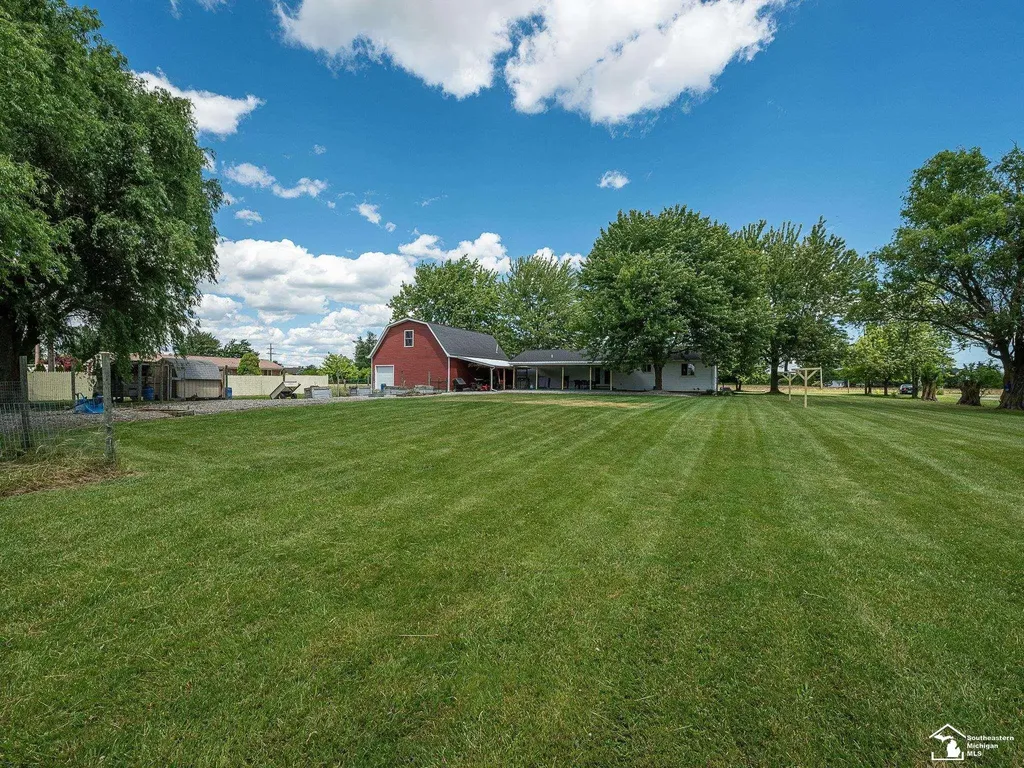 10937 Armstrong Road Berlin Charter Township MI 48179