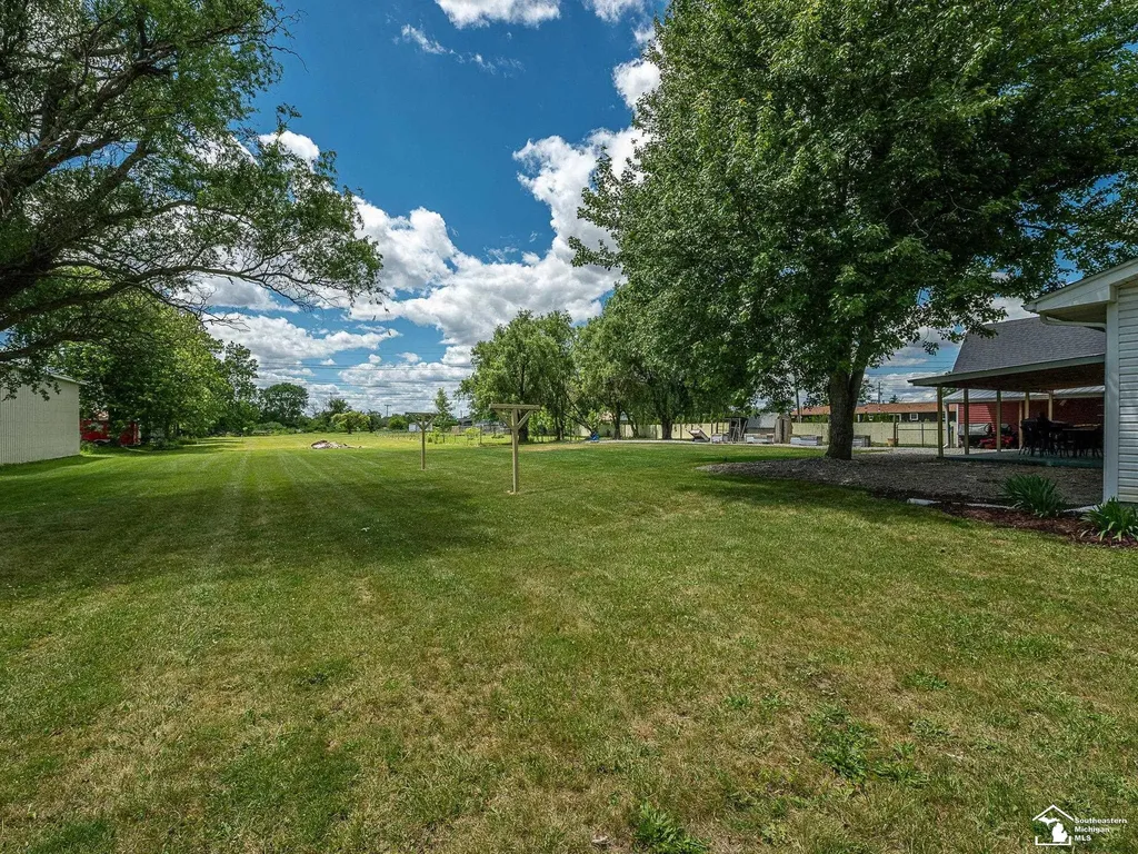 10937 Armstrong Road Berlin Charter Township MI 48179