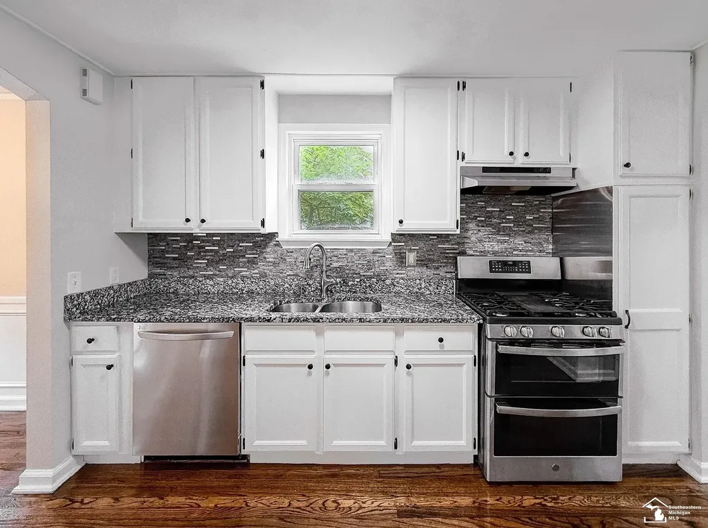 2845 Birchwood Street Trenton City MI 48183