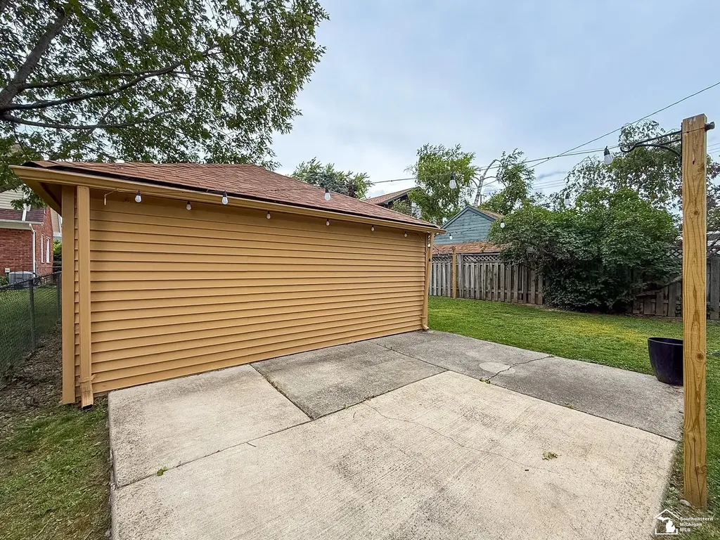 2845 Birchwood Street Trenton City MI 48183