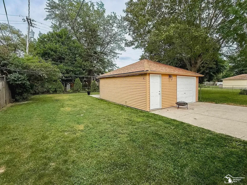 2845 Birchwood Street Trenton City MI 48183