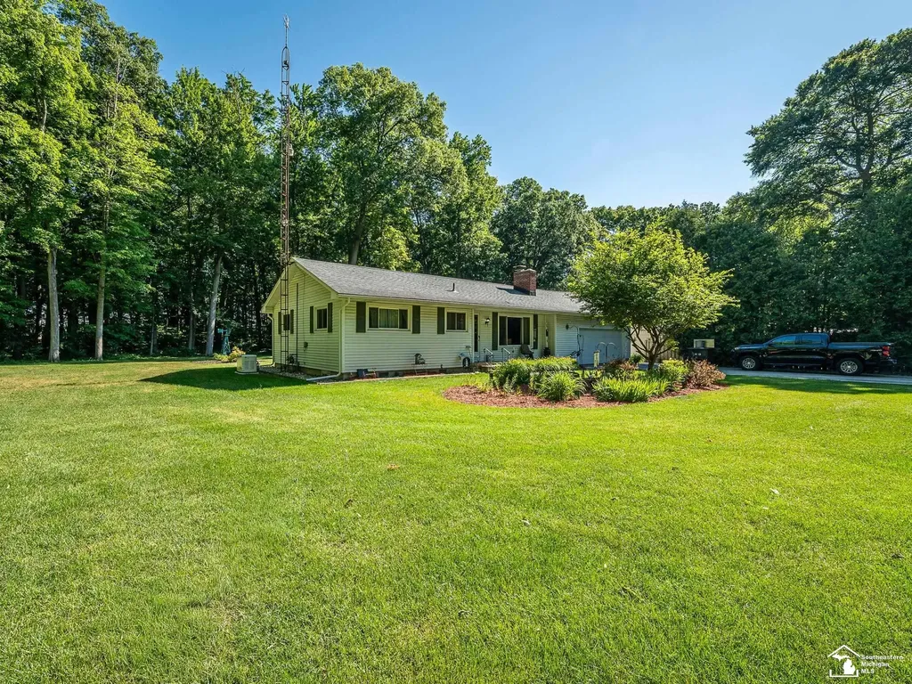 4496 School Road Whiteford Township MI 48182