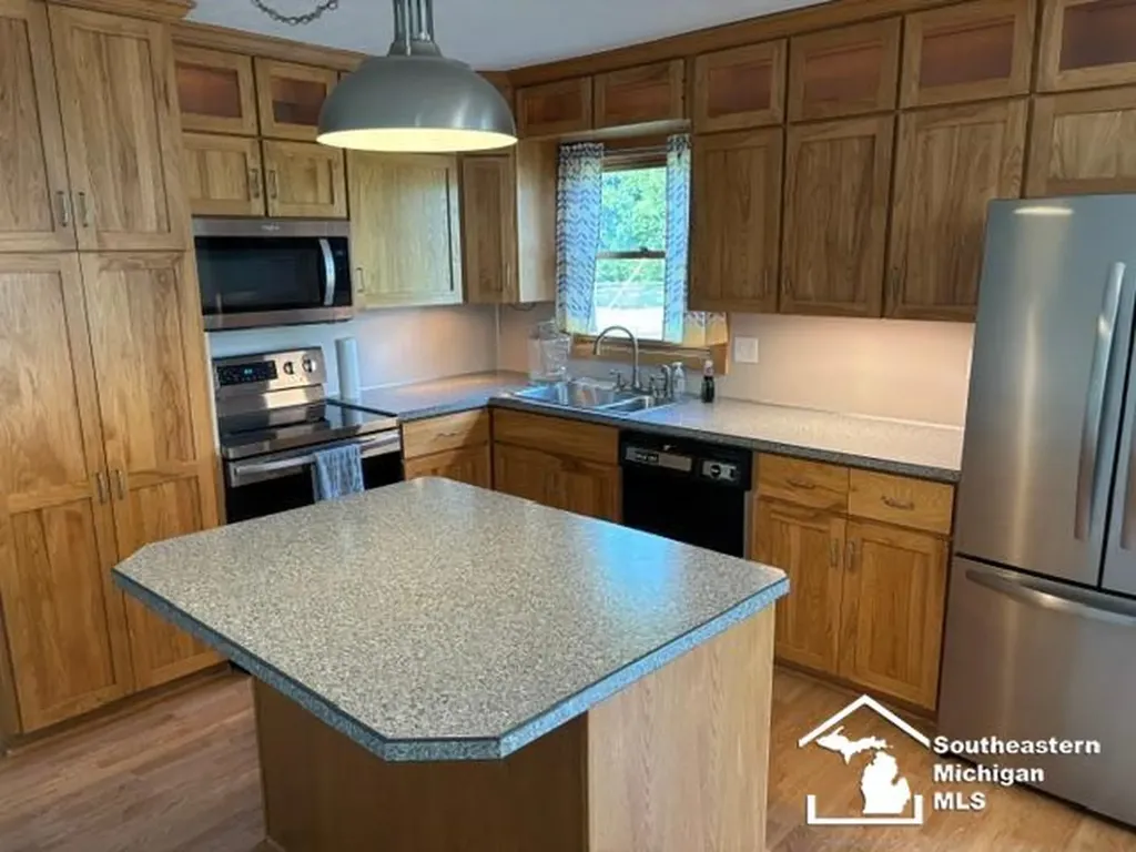 135 Crampton Drive Monroe City MI 48162