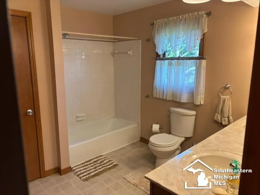 135 Crampton Drive Monroe City MI 48162
