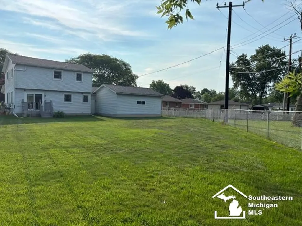 135 Crampton Drive Monroe City MI 48162