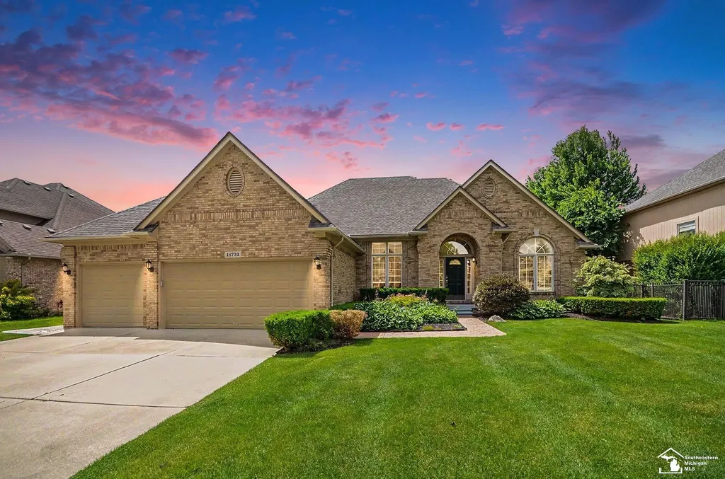 16732 English Garden Drive Macomb Township MI 48042