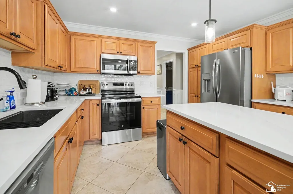 16732 English Garden Drive Macomb Township MI 48042