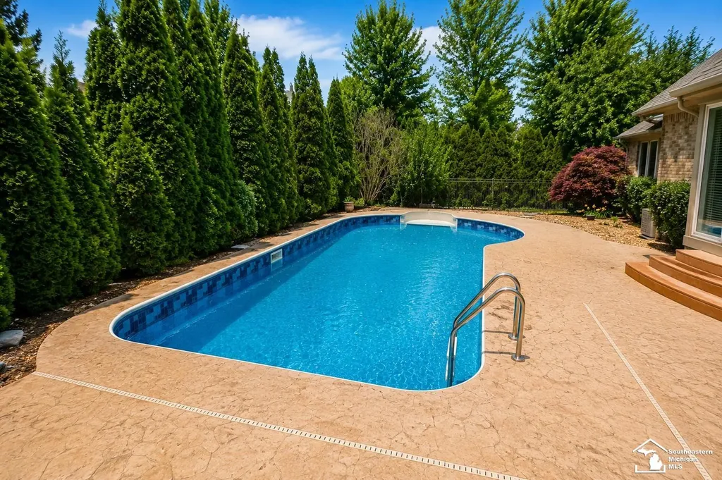 16732 English Garden Drive Macomb Township MI 48042