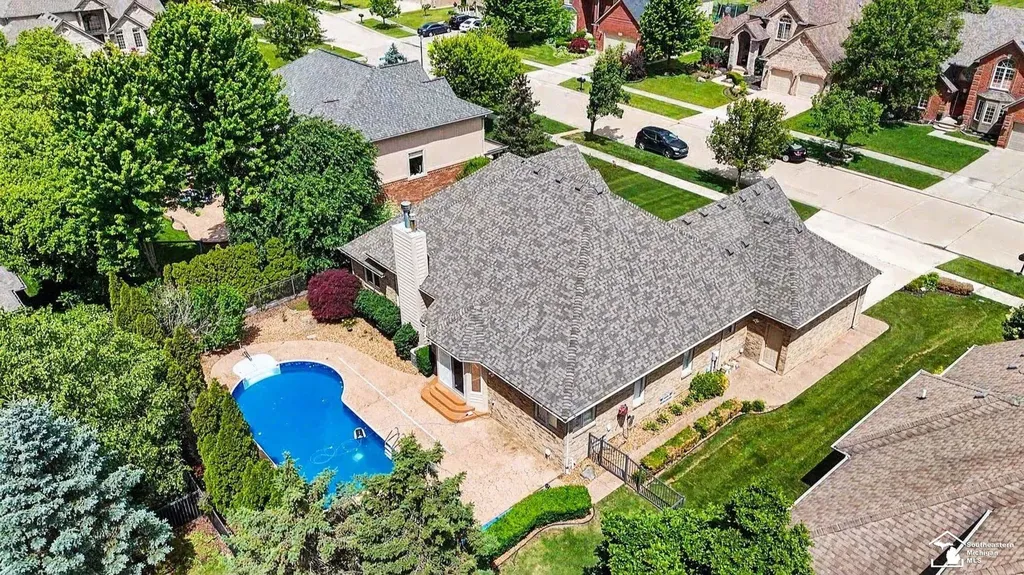 16732 English Garden Drive Macomb Township MI 48042