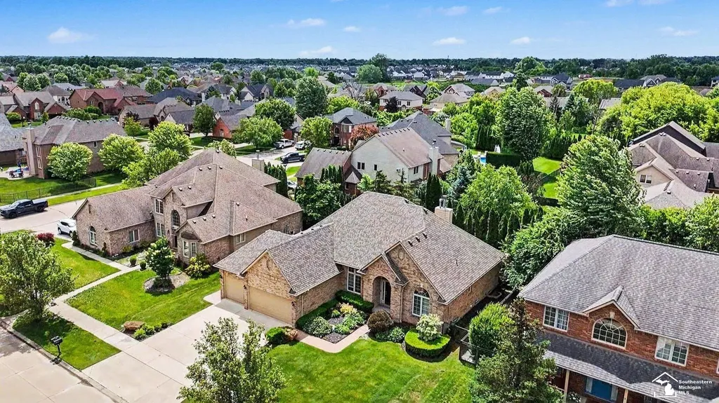 16732 English Garden Drive Macomb Township MI 48042