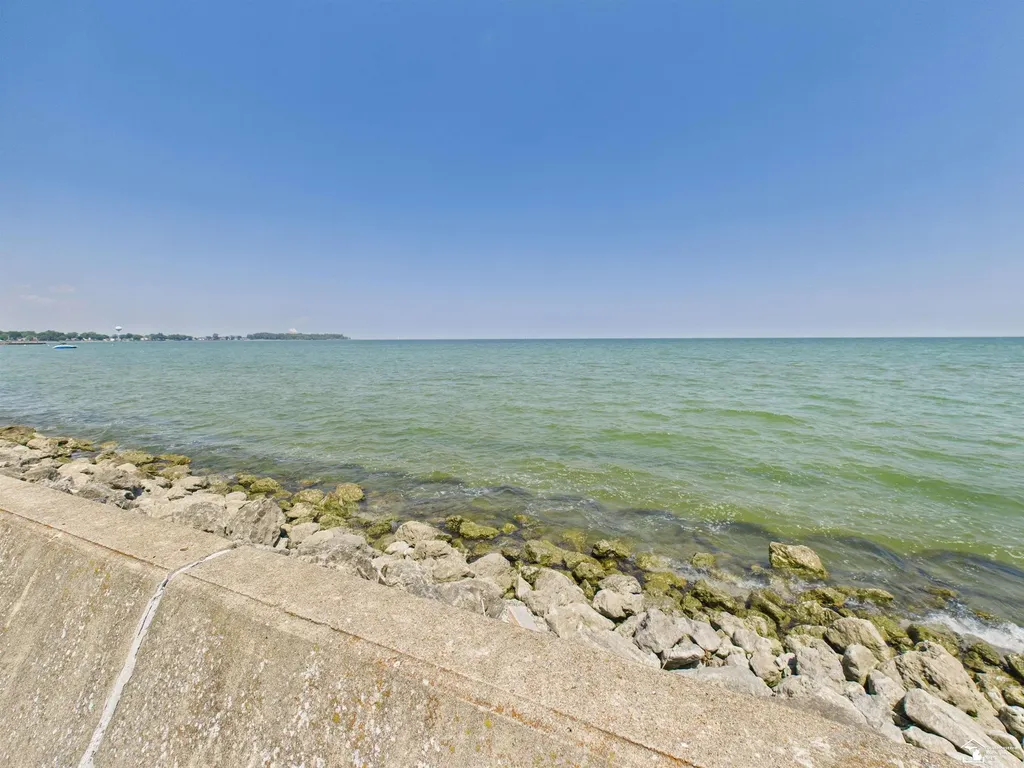4356 14th Street Luna Pier City MI 48157