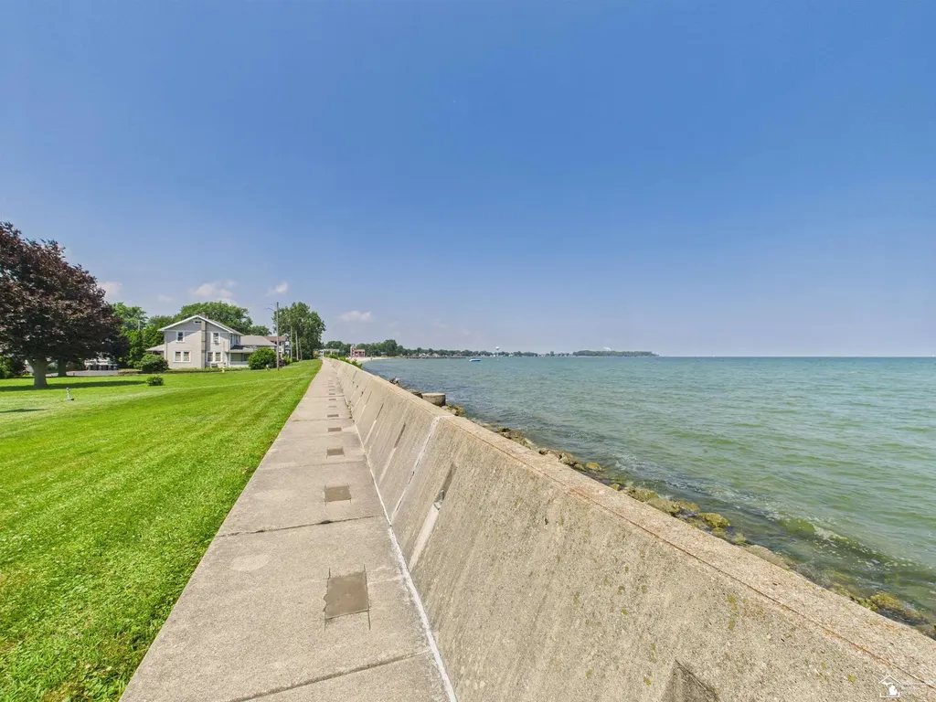 4356 14th Street Luna Pier City MI 48157