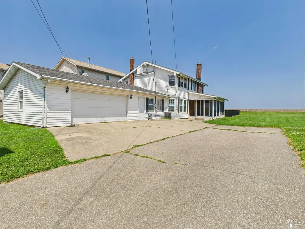 4356 14th Street Luna Pier City MI 48157