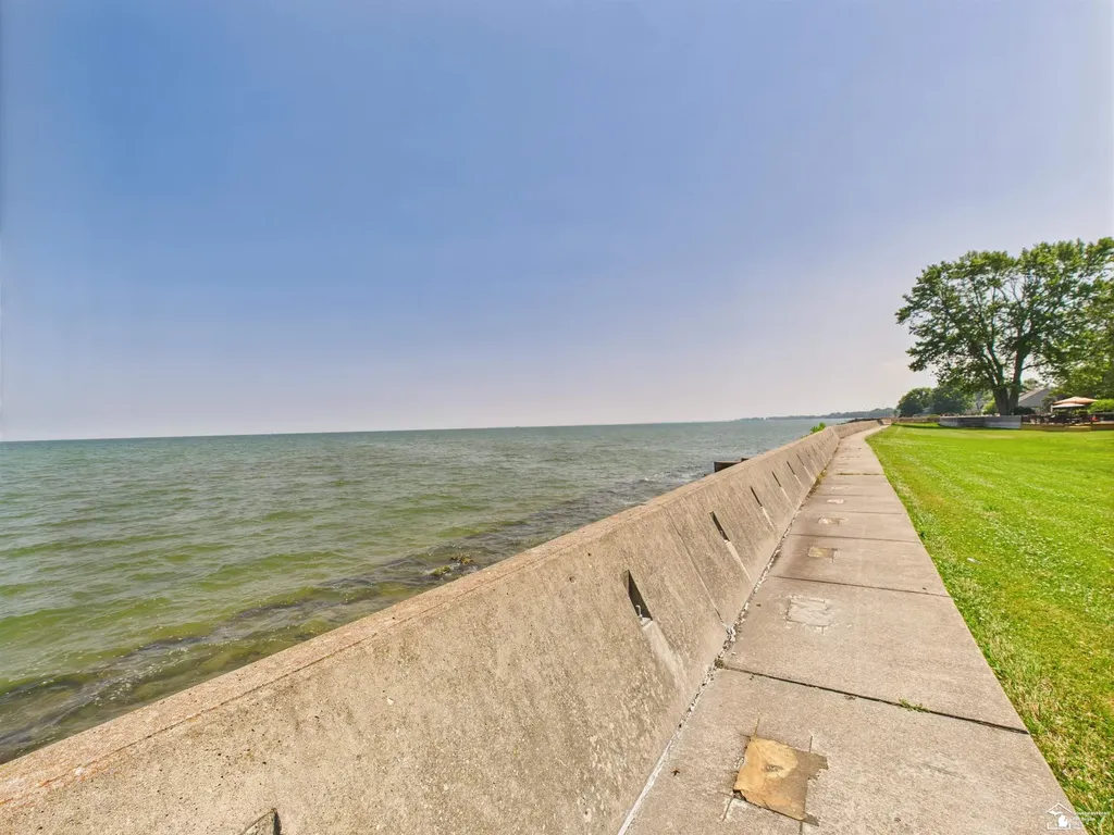 4356 14th Street Luna Pier City MI 48157