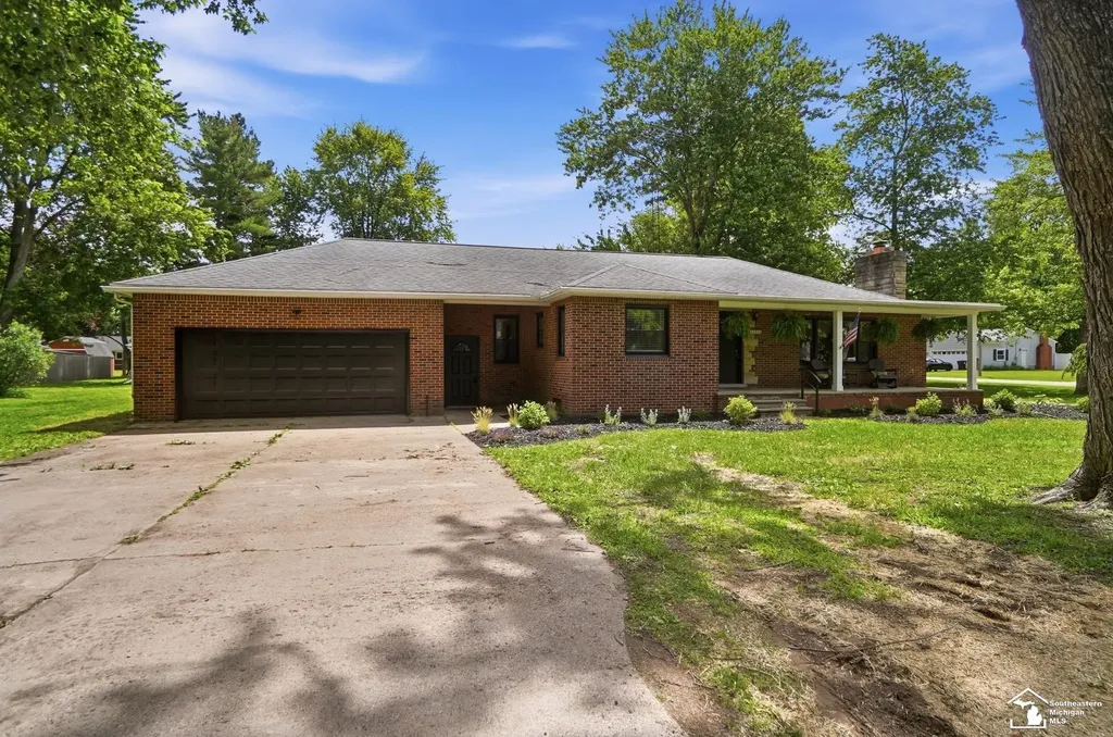 12512 Maxwell Road Carleton Village MI 48117