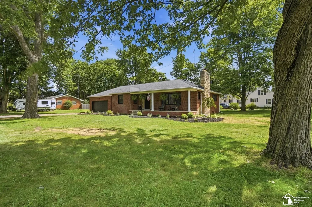12512 Maxwell Road Carleton Village MI 48117