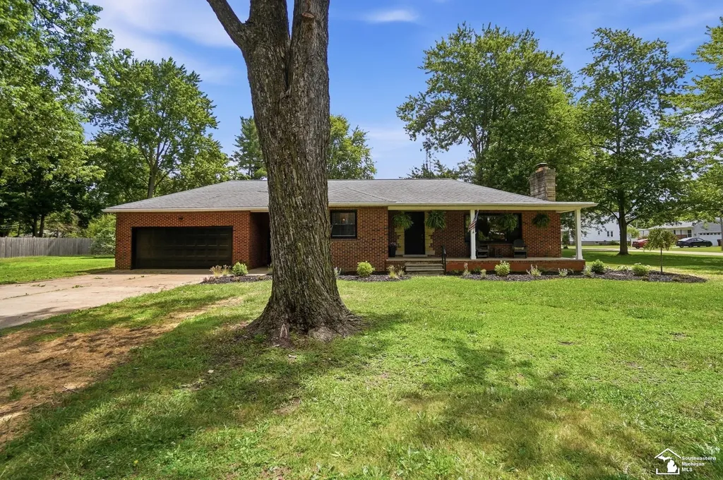12512 Maxwell Road Carleton Village MI 48117