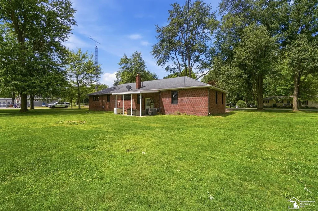 12512 Maxwell Road Carleton Village MI 48117