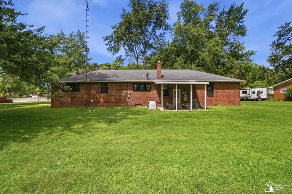 12512 Maxwell Road Carleton Village MI 48117
