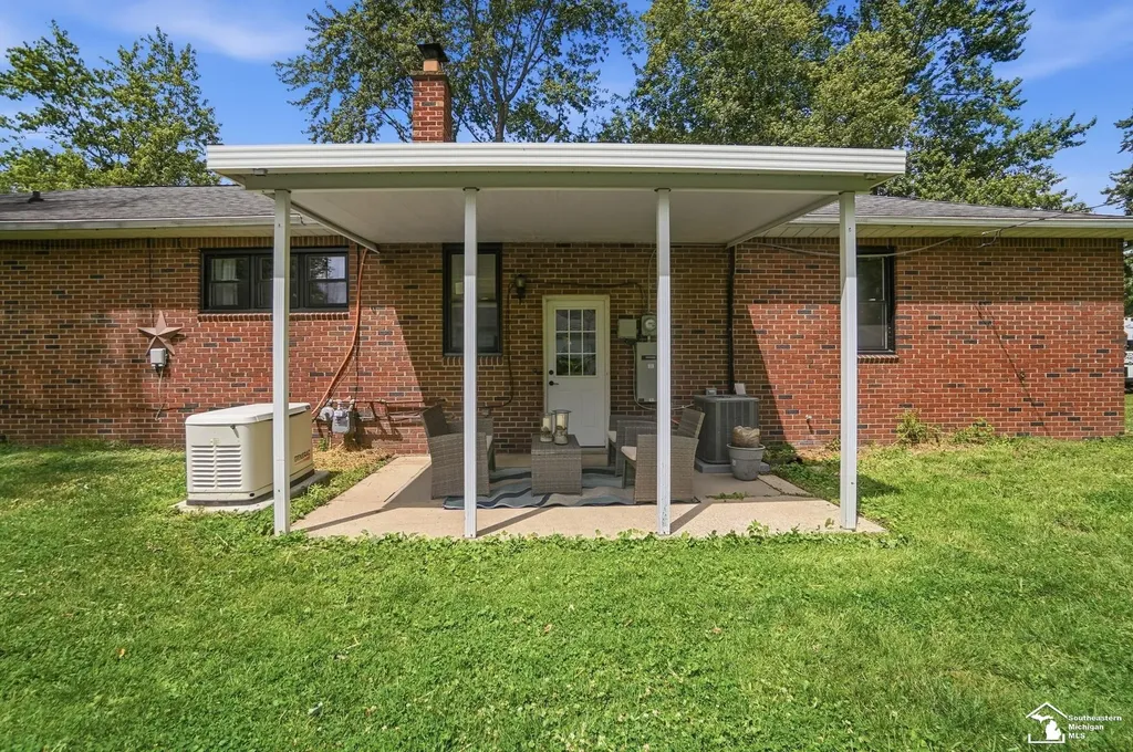 12512 Maxwell Road Carleton Village MI 48117