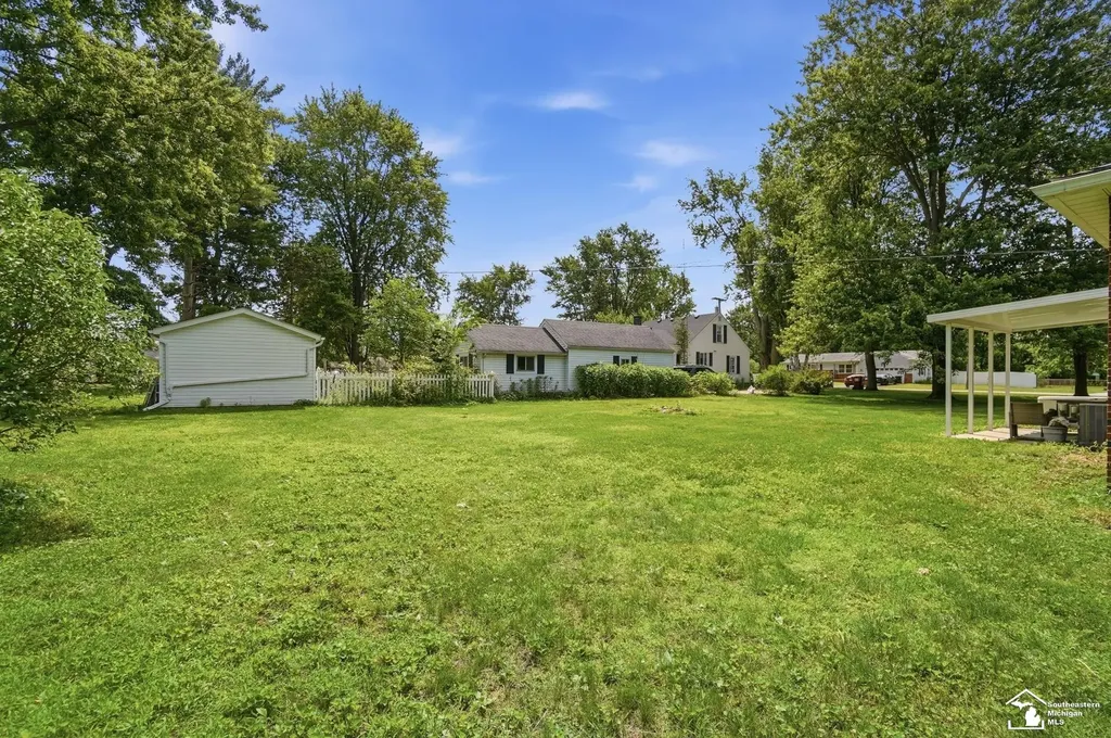 12512 Maxwell Road Carleton Village MI 48117