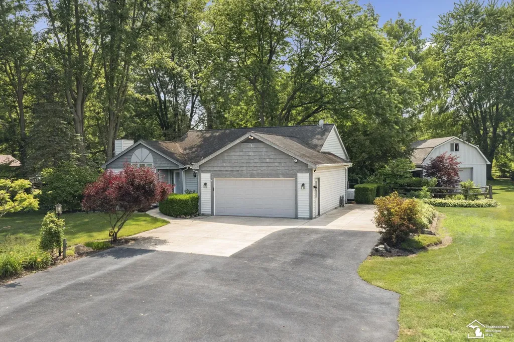 10735 Secor Road Bedford Township MI 48182