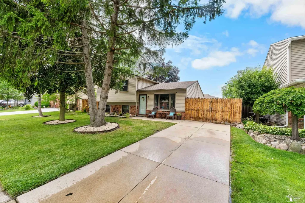 30374 Torry Avenue Flat Rock City MI 48134