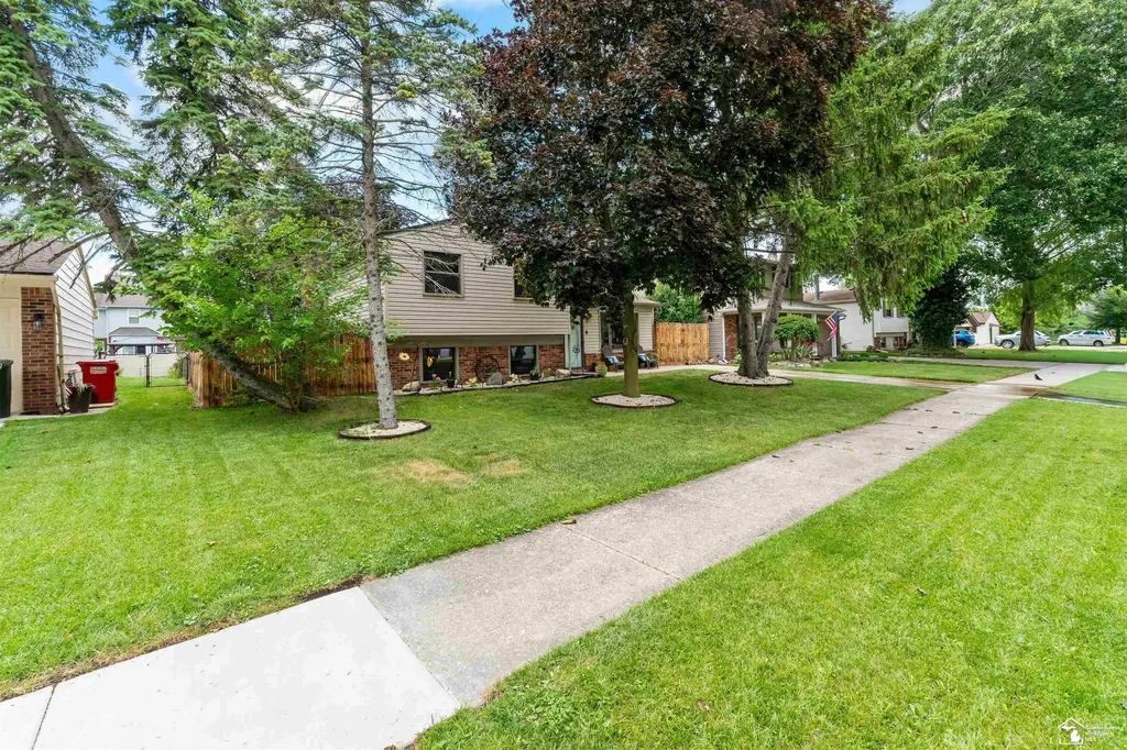 30374 Torry Avenue Flat Rock City MI 48134