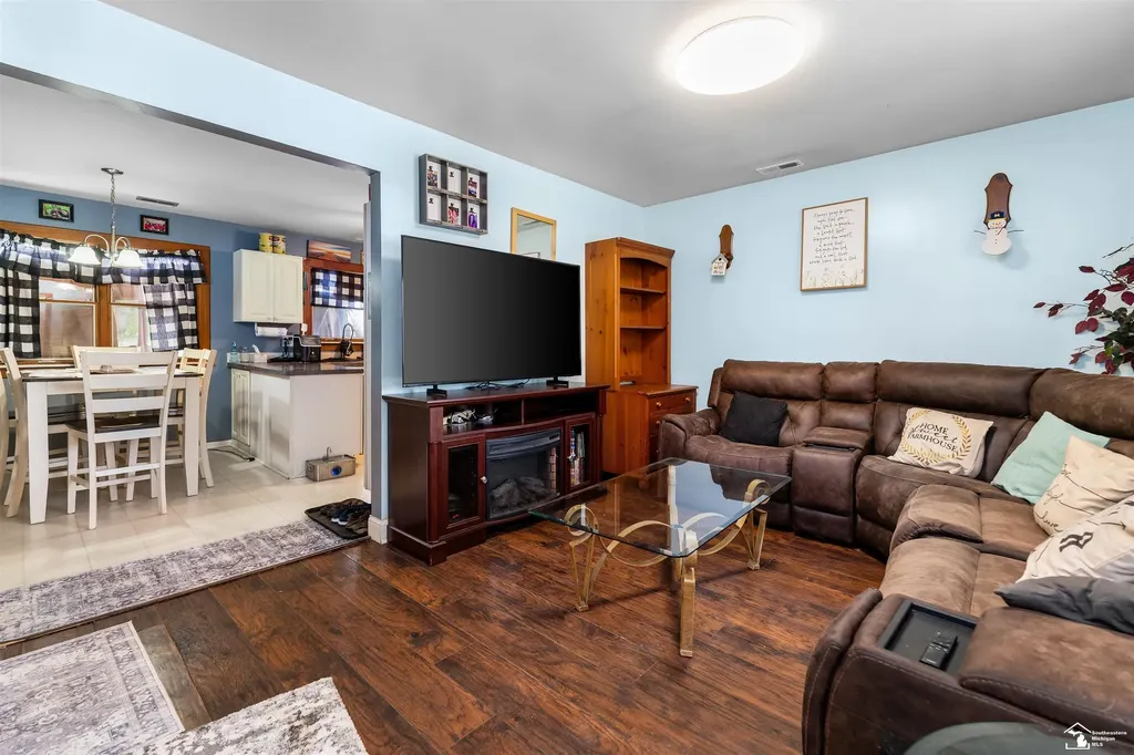 30374 Torry Avenue Flat Rock City MI 48134