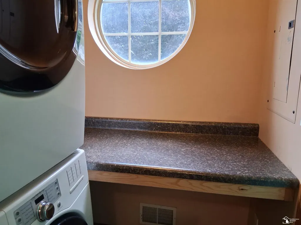 3123 E 10th Street Frenchtown Township MI 48162