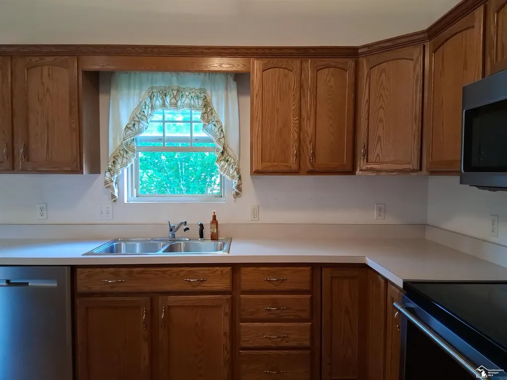 3123 E 10th Street Frenchtown Township MI 48162