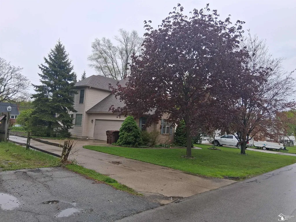 3123 E 10th Street Frenchtown Township MI 48162