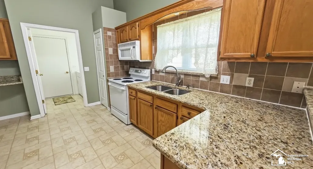 5492 Elmhurst Drive Trenton City MI 48183