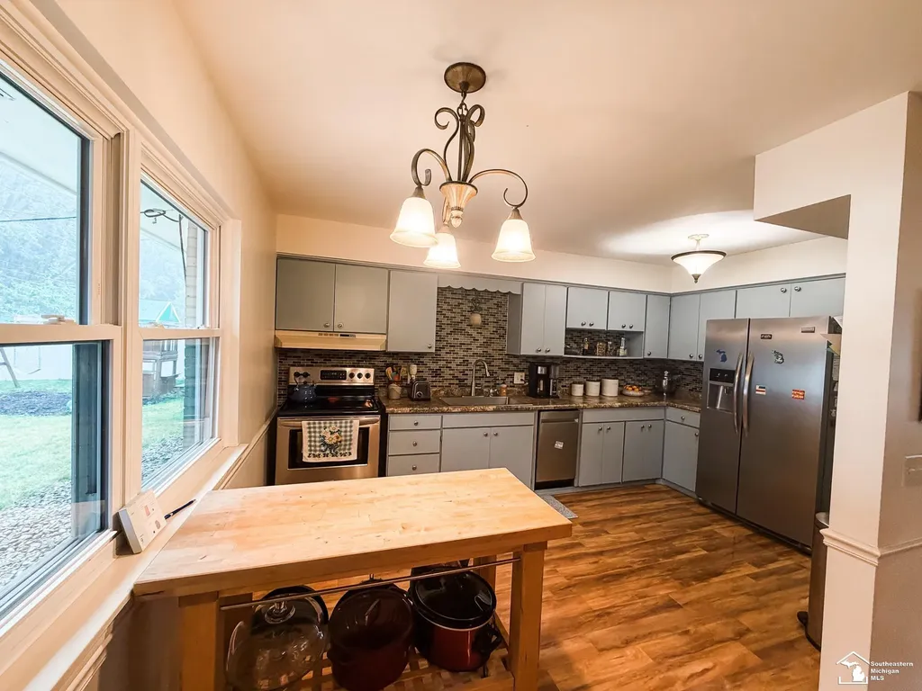 9836 Pamela Drive Bedford Township MI 48182
