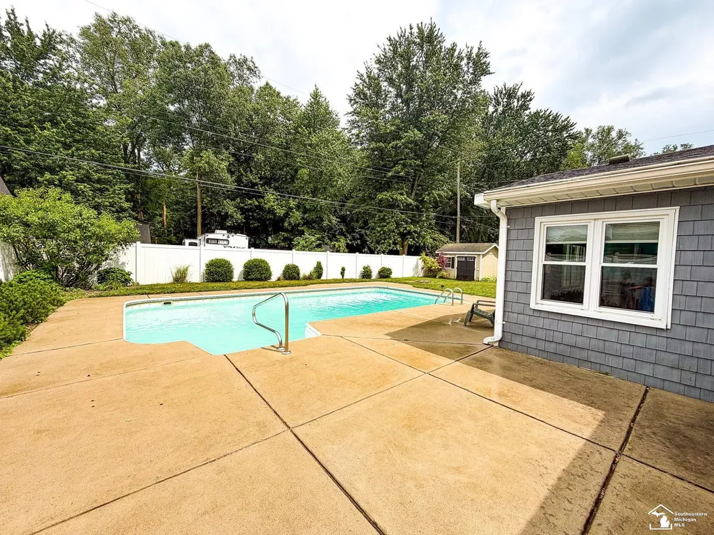 9836 Pamela Drive Bedford Township MI 48182
